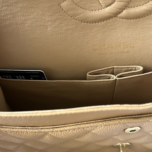 CHANEL Rare Vintage Beige Double Flap Medium - Picture 8 of 14